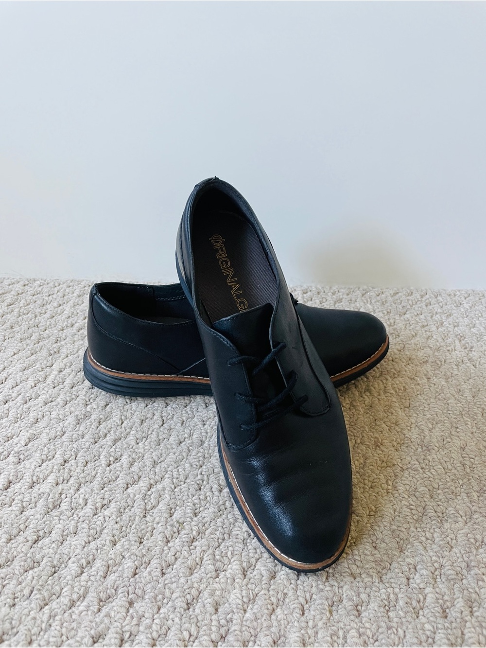 Cole Haan Black Leather Women's Oxford with Tan Welt